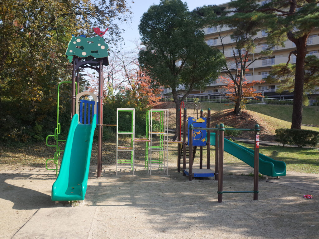 津雲公園の複合遊具その１
